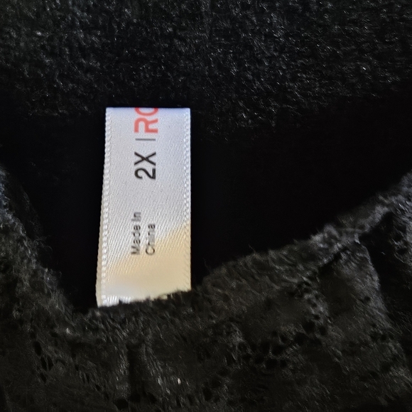 Black lacy camisole - Picture 4 of 4